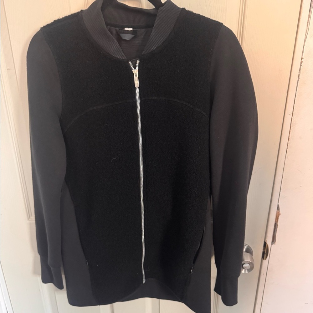 Lululemon Women's Black Stand Out Sherpa Jacket Full Zip Size: 8 - Picture 5 of 16